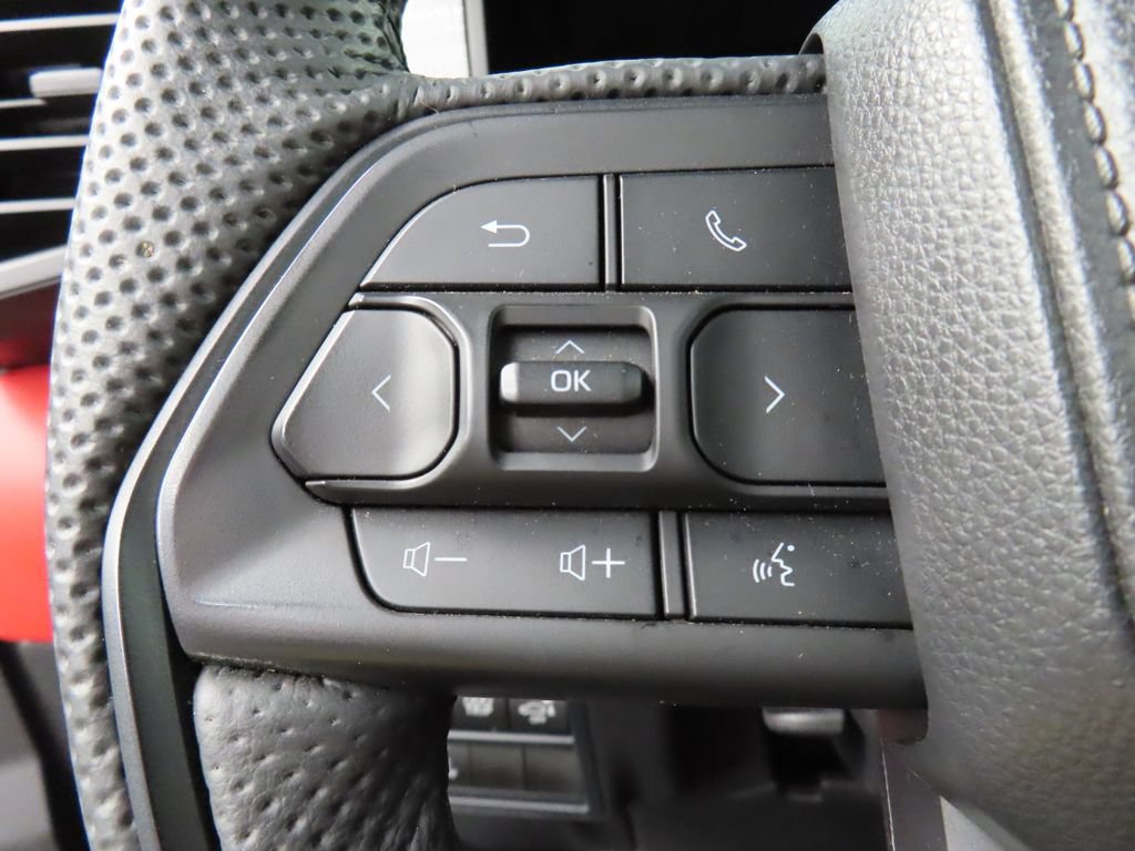 Used 2025 Toyota Tundra Limited AWD/4WD image 57