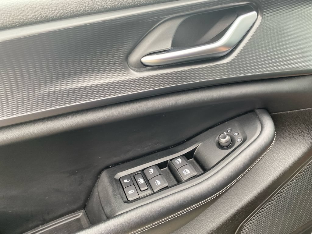 Used 2023 Jeep Grand Cherokee L Laredo AWD/4WD image 18