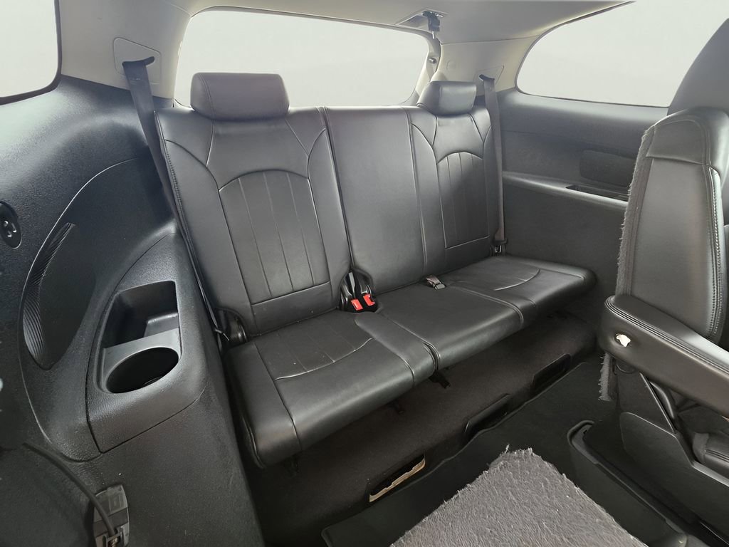 Used 2011 Buick Enclave CXL image 30