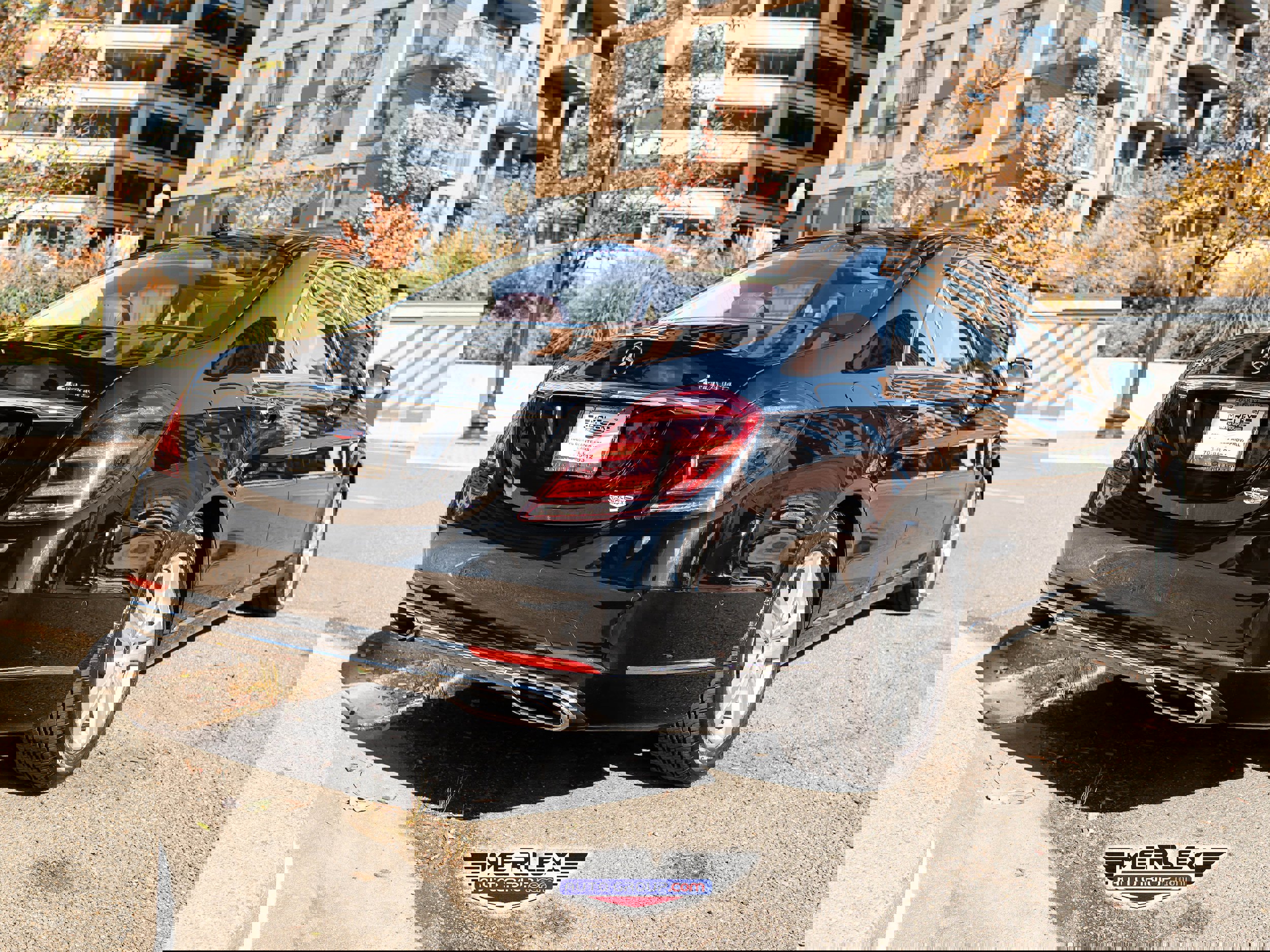 Used 2018 Mercedes-Benz S 560 4MATIC Sedan w/ Premium Package image 7