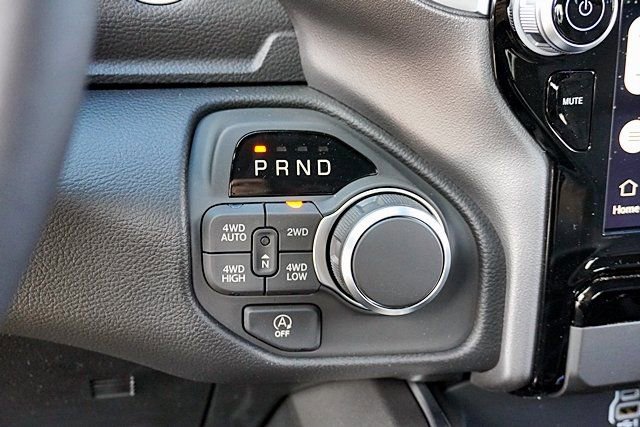 New 2026 RAM 1500 4x4 Crew Cab image 38