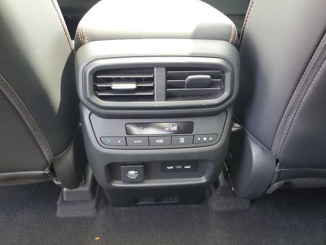 Certified 2025 Honda Pilot TrailSport image 13