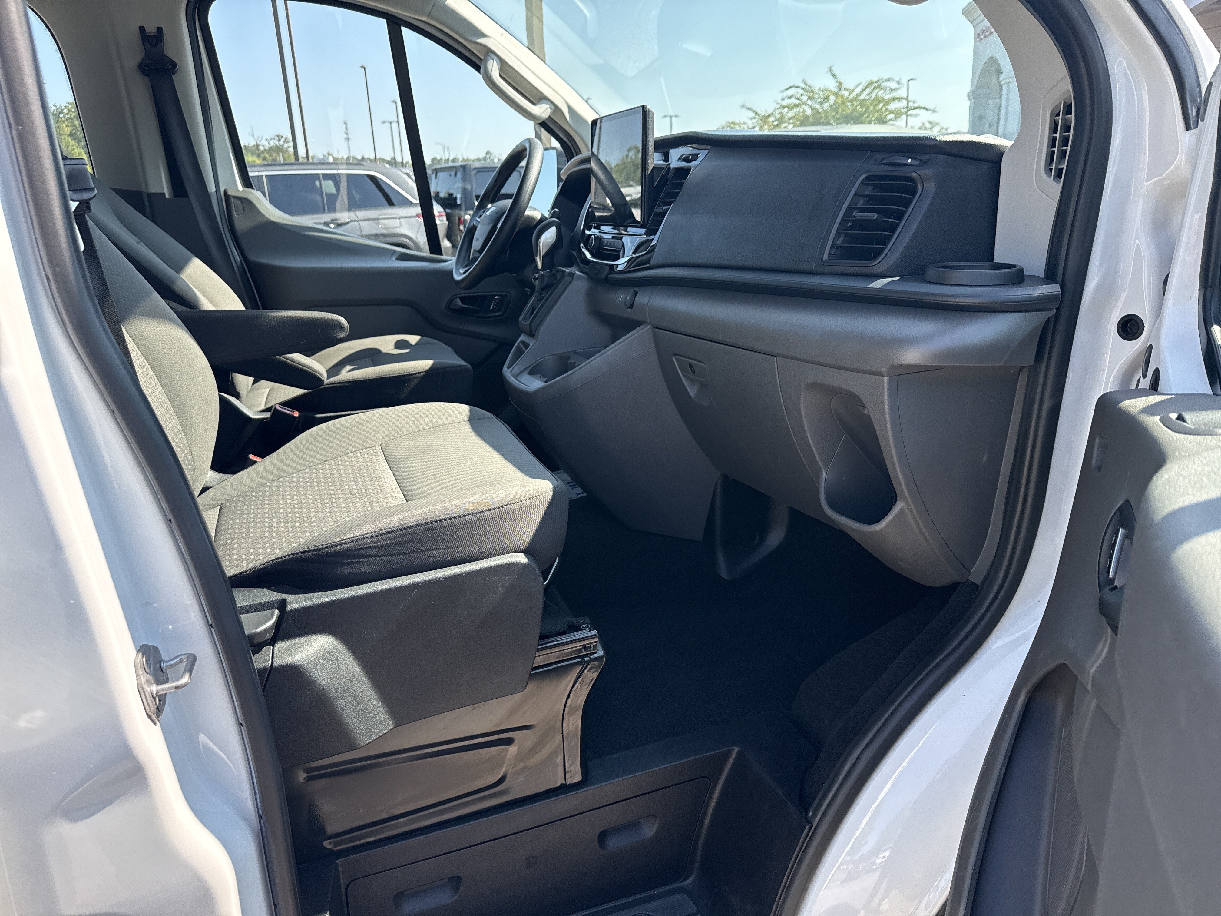 Used 2024 Ford Transit 350 XLT RWD image 13