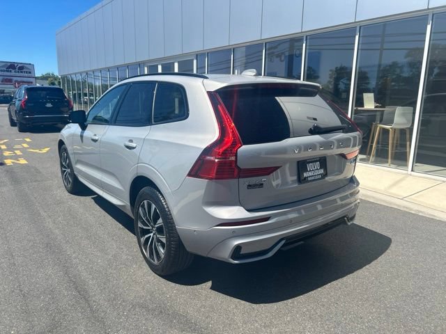 Certified 2025 Volvo XC60 B5 Plus AWD/4WD image 3