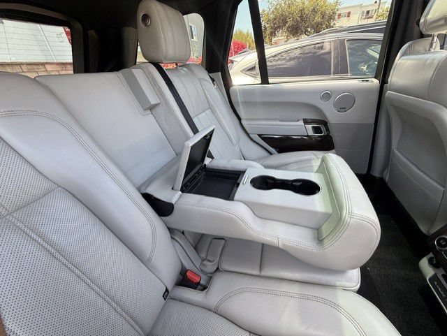 Used 2017 Land Rover Range Rover Supercharged AWD/4WD image 5