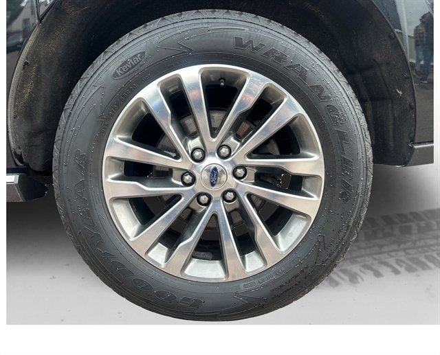 Used 2018 Ford Expedition Max Limited w/ Equipment Group 301A AWD/4WD image 17