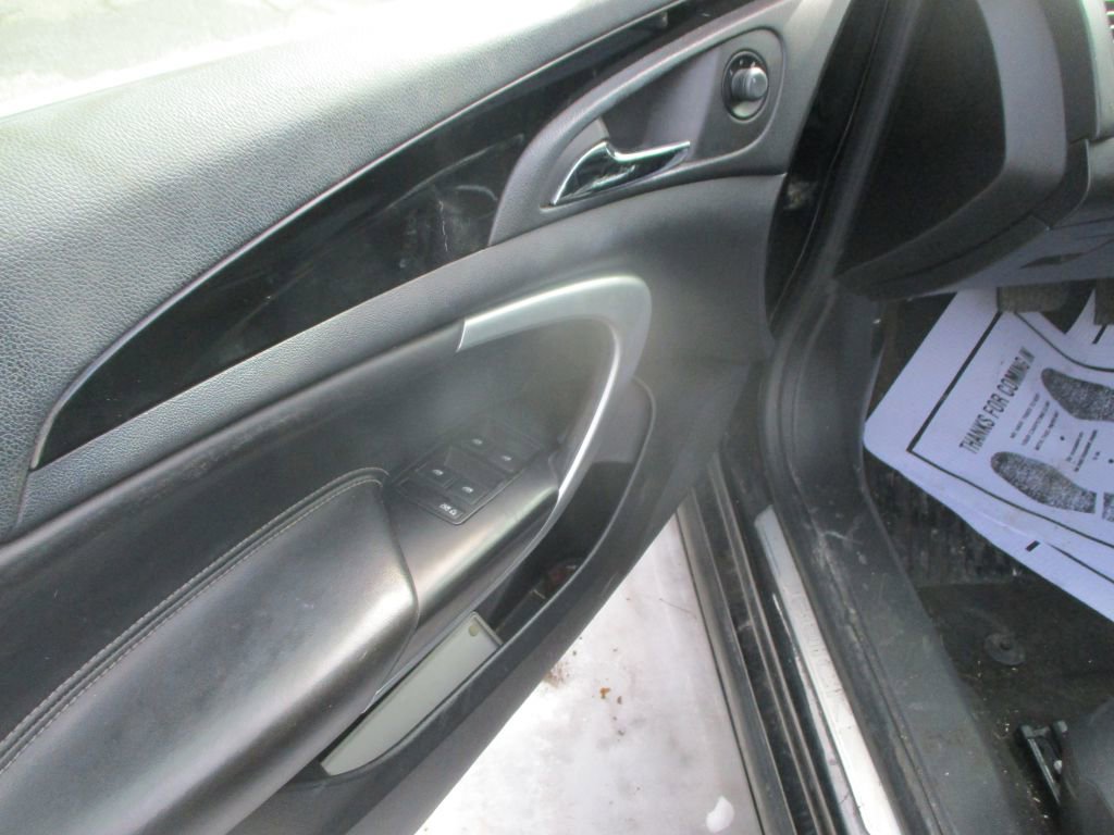 Used 2012 Buick Regal Premium image 8