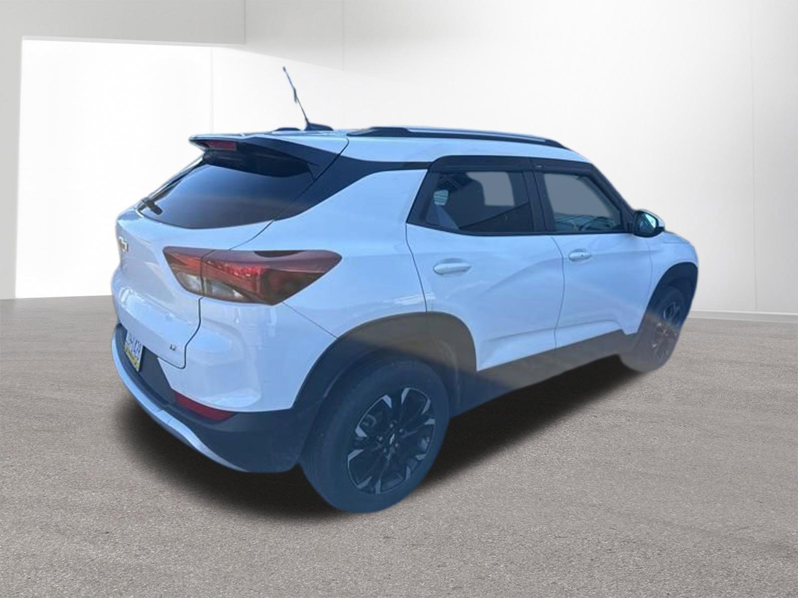 Used 2023 Chevrolet TrailBlazer LT w/ Convenience Package image 9