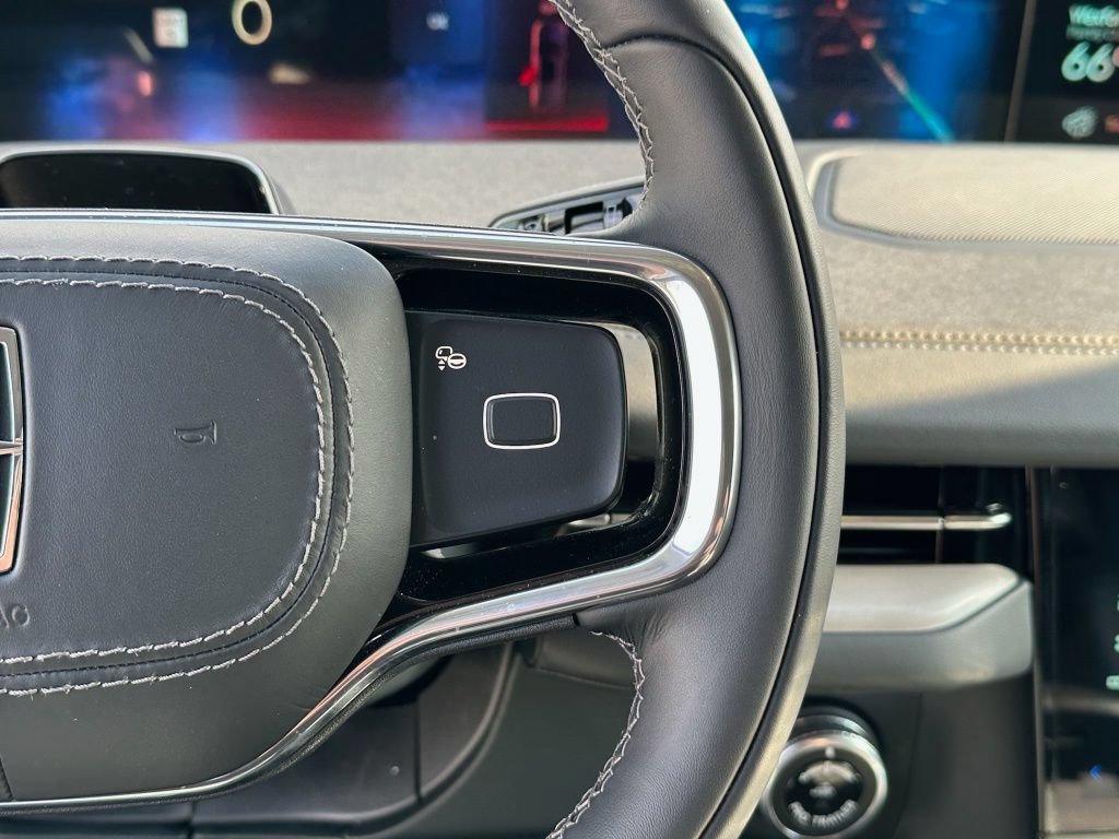 New 2025 Lincoln Navigator Reserve AWD/4WD image 10