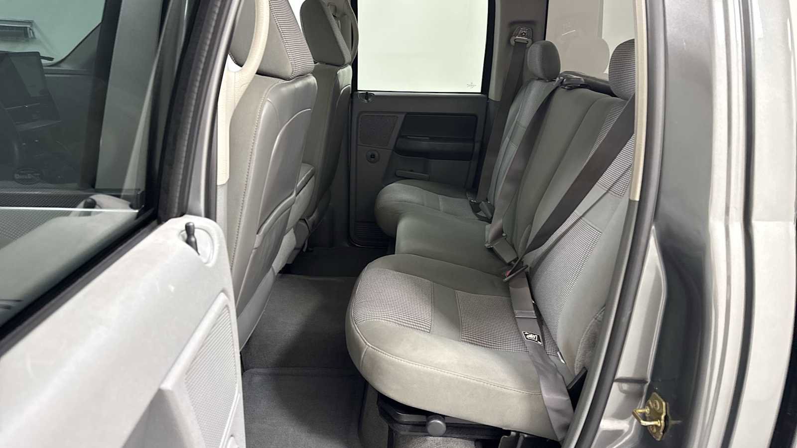 Used 2006 Dodge Ram 1500 Truck SLT image 23