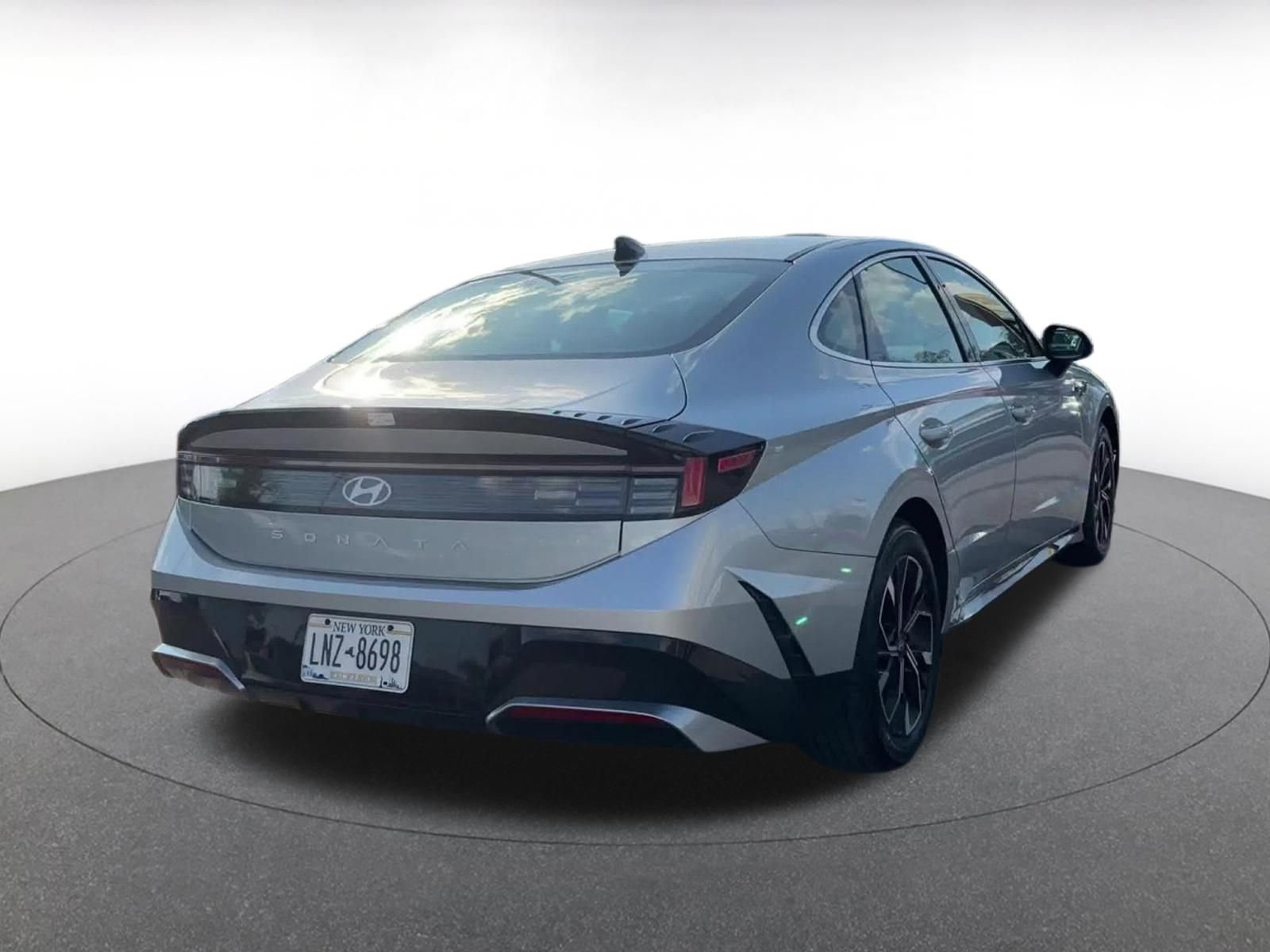 Used 2025 Hyundai Sonata SEL FWD image 15