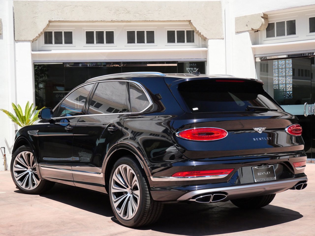 New 2025 Bentley Bentayga image 3
