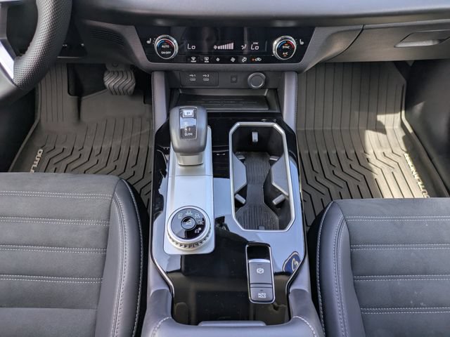 Used 2025 Mitsubishi Outlander SE FWD image 19
