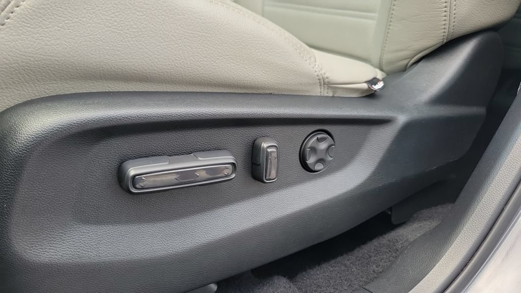 Used 2018 Honda CR-V EX image 16