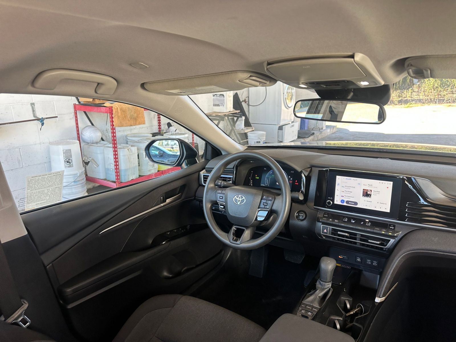 Used 2025 Toyota Camry LE image 33