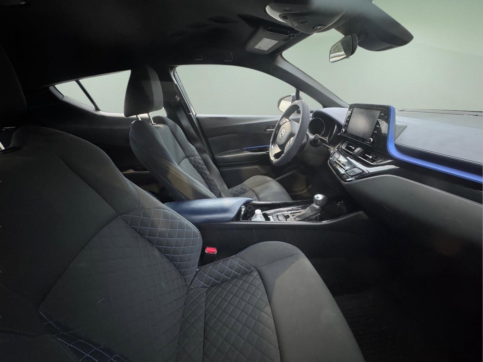 Used 2021 Toyota C-HR XLE FWD image 17