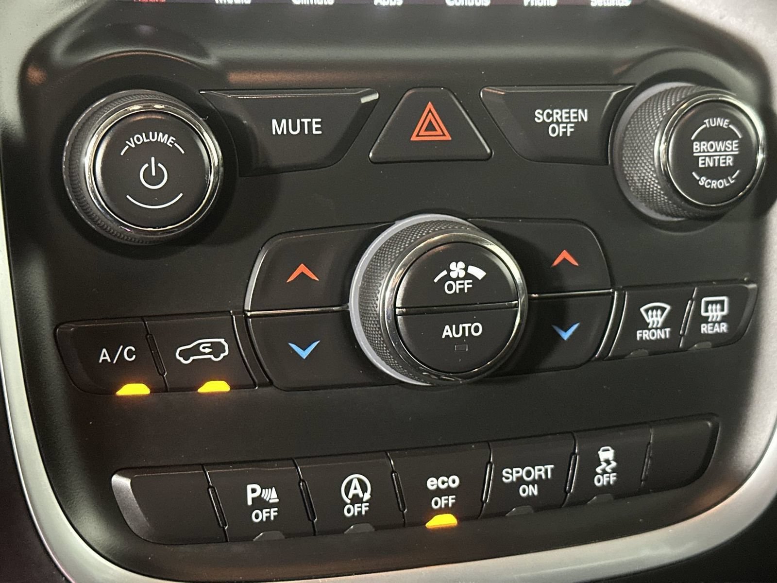 Used 2019 Dodge Durango SXT AWD/4WD image 19