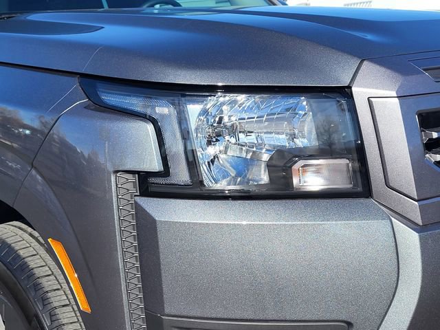 Used 2025 Nissan Frontier SV image 5