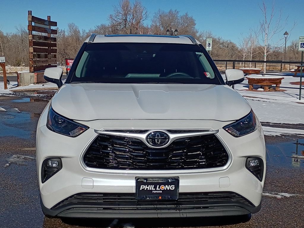 Used 2024 Toyota Highlander XLE