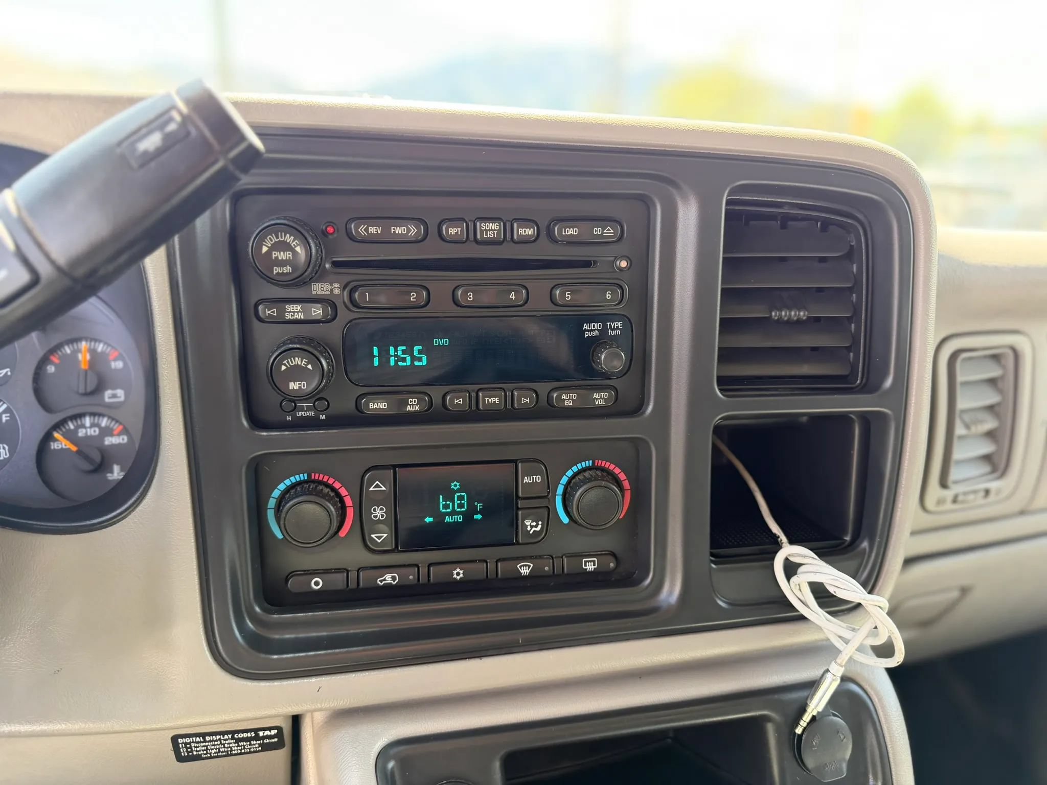 Used 2006 GMC Sierra 2500 SLT w/ Heavy-Duty Power Package AWD/4WD image 32