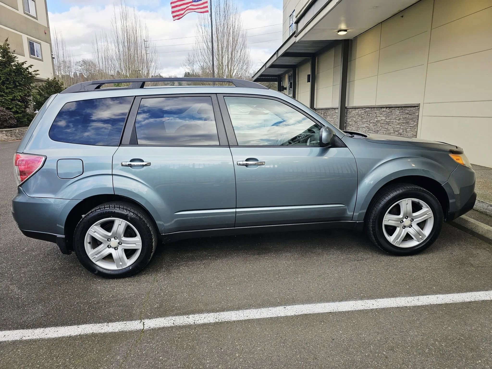 Used 2010 Subaru Forester 2.5X Premium image 6