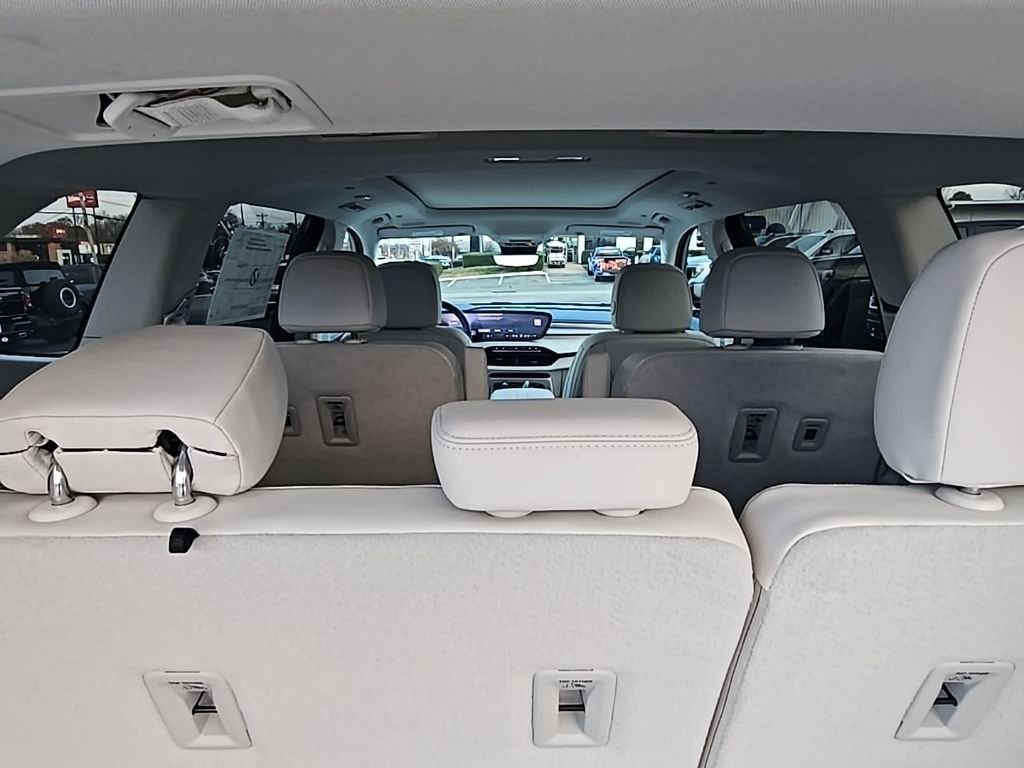 New 2026 Buick Enclave Avenir w/ Super Cruise Package image 8