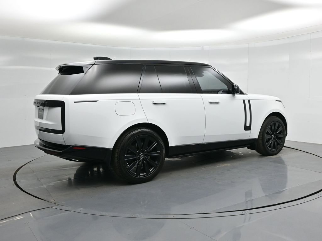 Used 2025 Land Rover Range Rover SE image 24