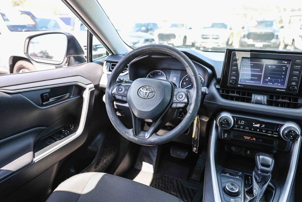 Certified 2021 Toyota RAV4 LE AWD/4WD image 5