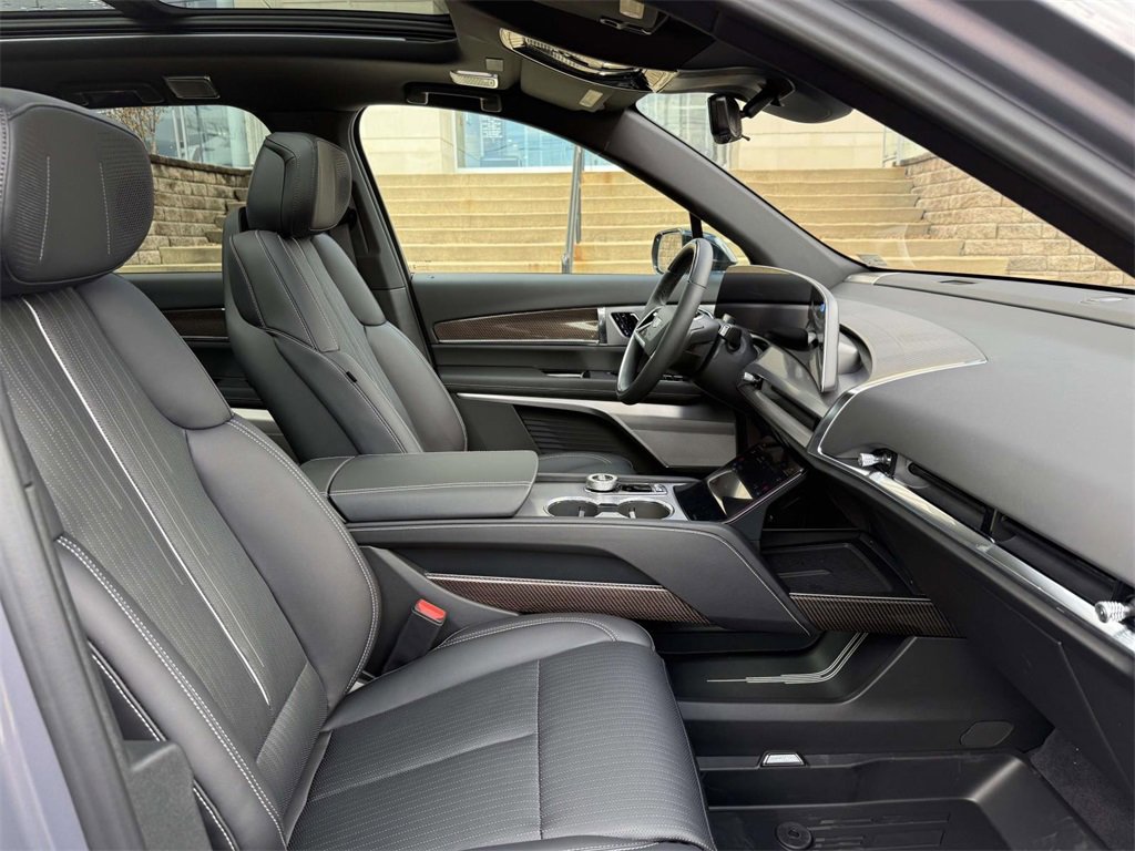 New 2026 Cadillac Vistiq Luxury w/ LPO, Floor Liner Package image 13