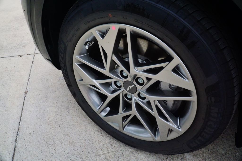 Certified 2025 Genesis GV70 2.5T Advanced w/ Advanced Package image 7