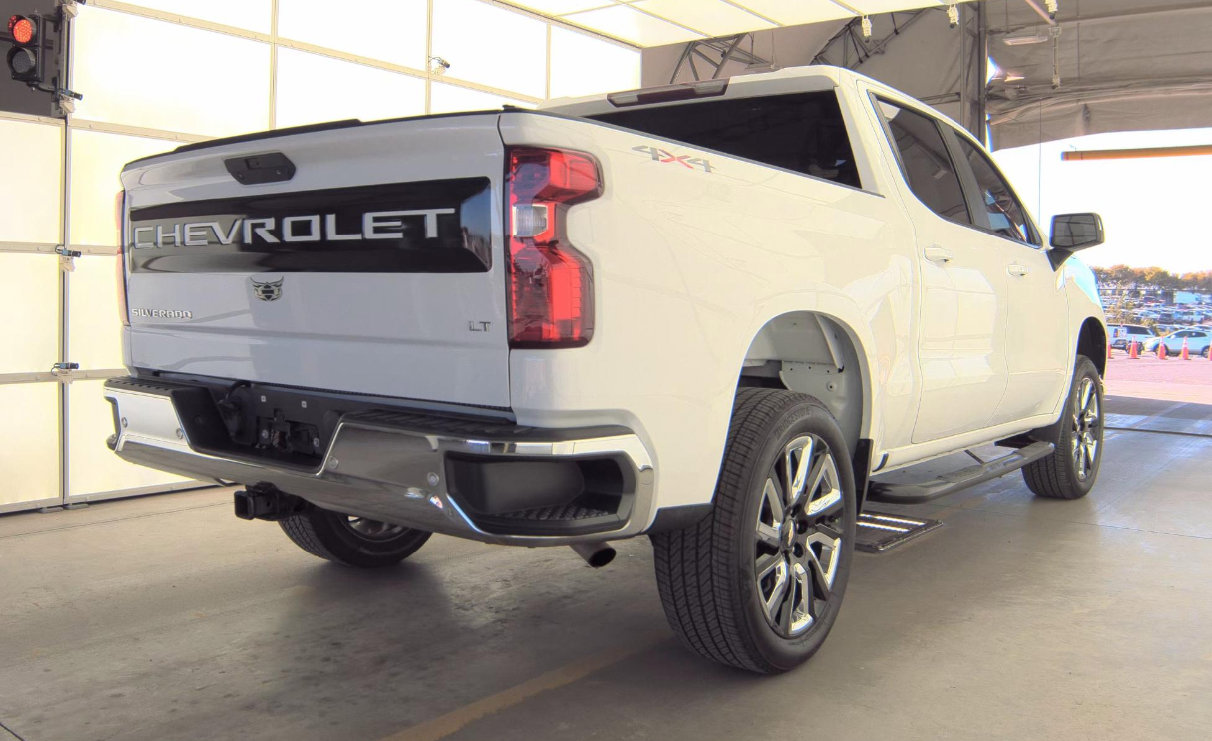 Used 2020 Chevrolet Silverado 1500 LT w/ Convenience Package image 5