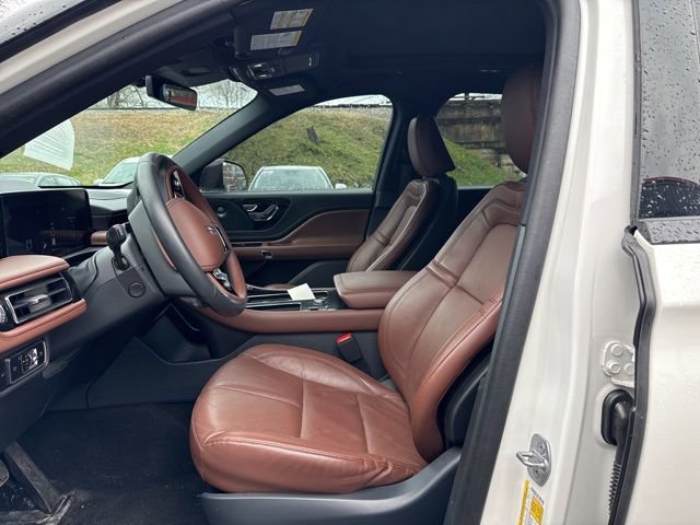 Used 2025 Lincoln Aviator Reserve w/ Jet Appearance Package image 21