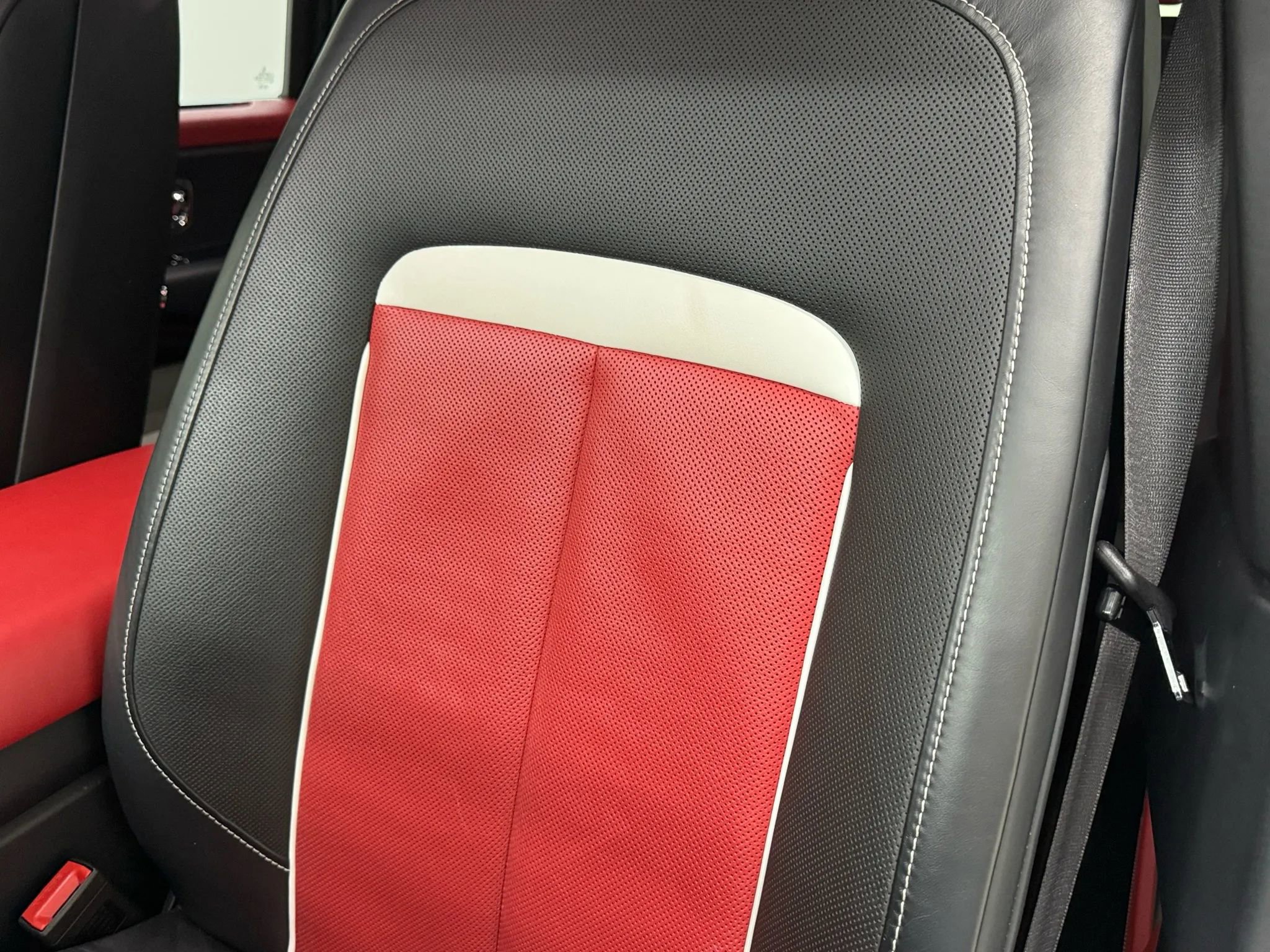 Used 2020 Rolls-Royce Cullinan image 43