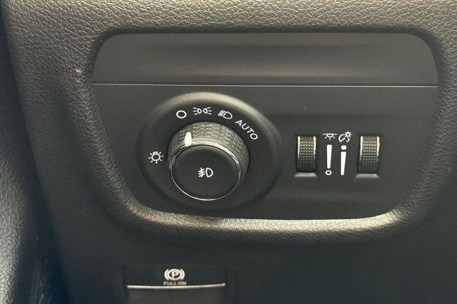 Used 2024 Jeep Grand Cherokee Limited AWD/4WD image 39