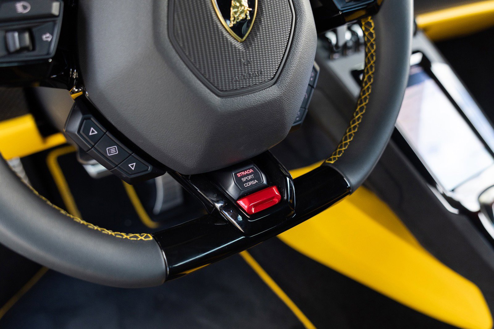 Used 2024 Lamborghini Huracan Tecnica image 21