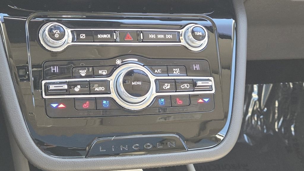 Used 2020 Lincoln Corsair Reserve w/ Equipment Group 201A image 11