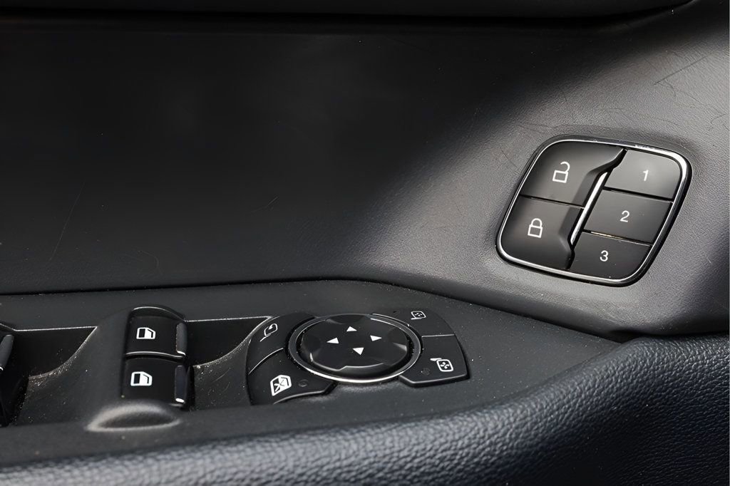 Used 2024 Ford Expedition Max XLT image 12