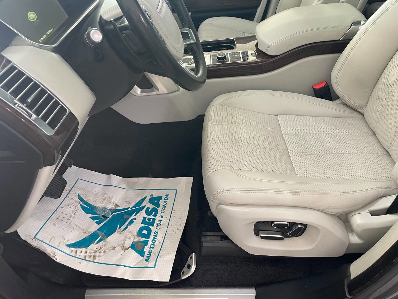 Used 2015 Land Rover Range Rover HSE image 15