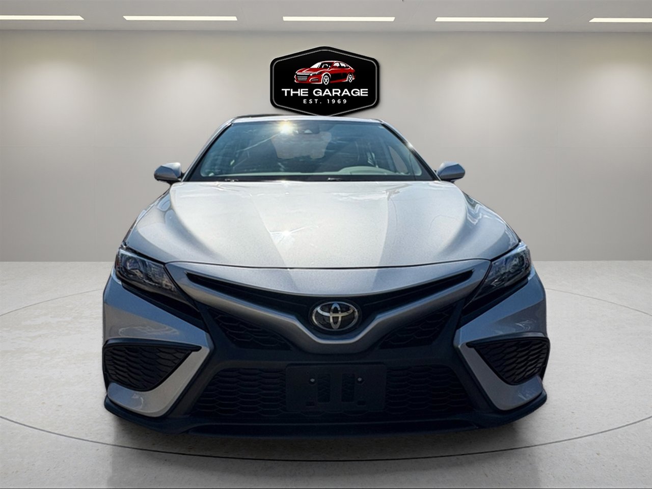 Used 2022 Toyota Camry SE w/ Cold Weather Package image 10