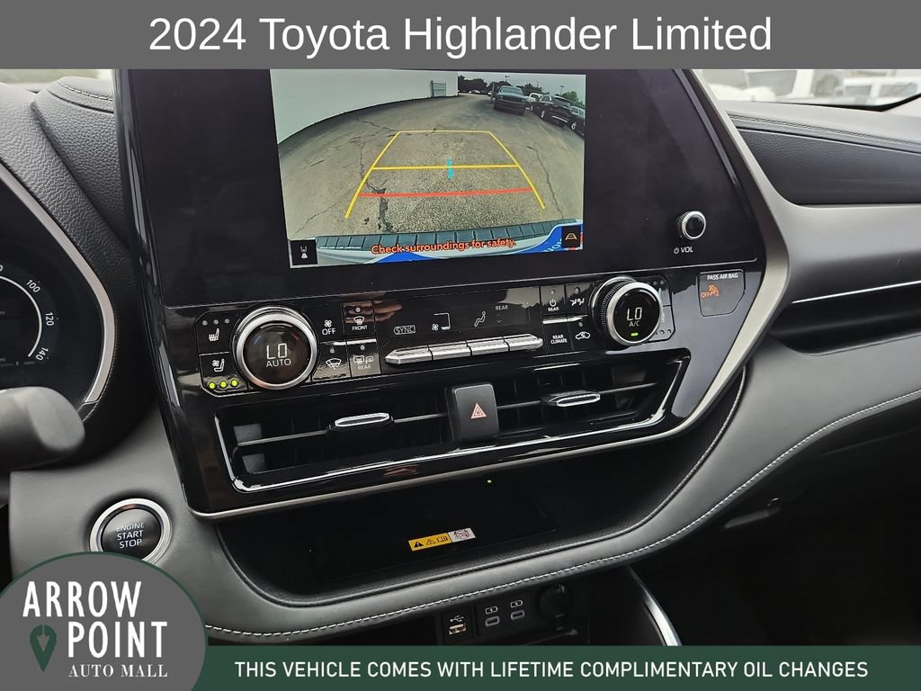Used 2024 Toyota Highlander Limited FWD image 24