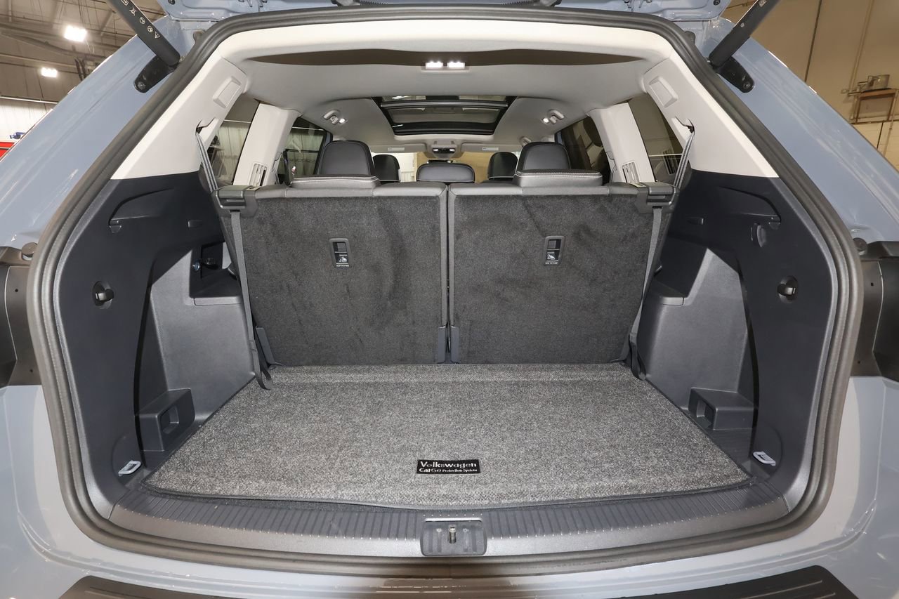 Used 2025 Volkswagen Atlas SEL Premium R-Line image 24