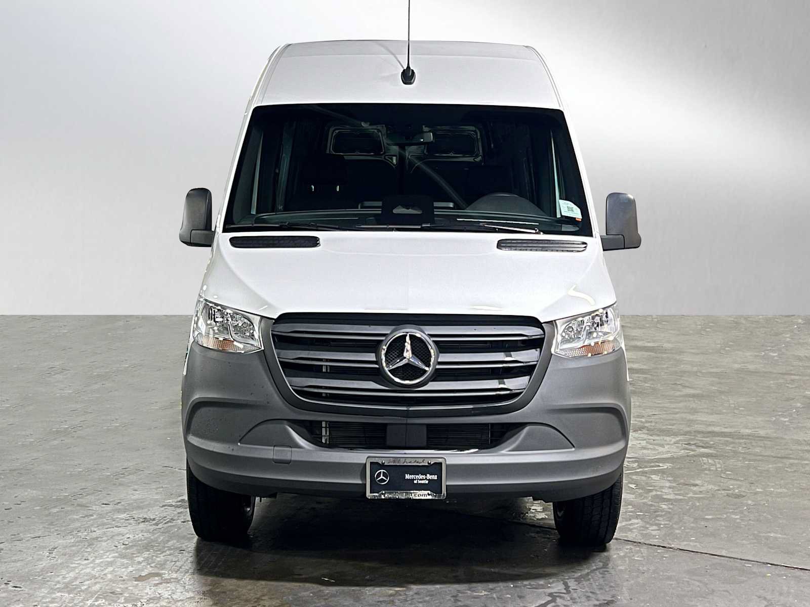Used 2025 Mercedes-Benz Sprinter 2500 image 8
