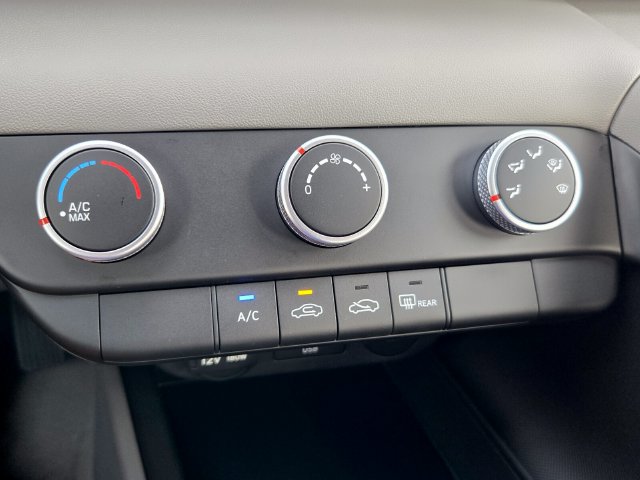New 2026 Hyundai Elantra SE FWD image 8