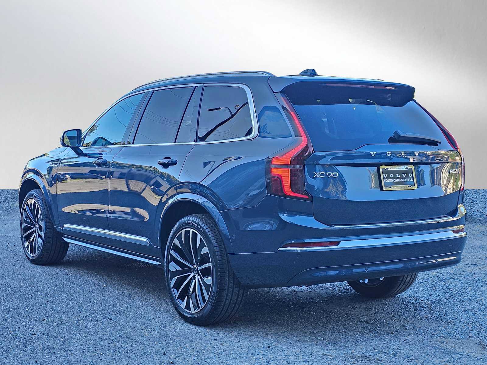 New 2026 Volvo XC90 B5 Plus image 5