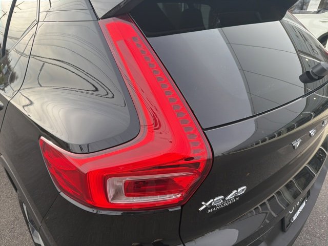 Certified 2025 Volvo XC40 B5 Plus image 10