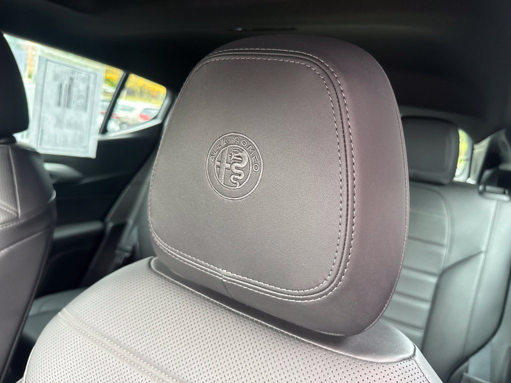 Used 2024 Alfa Romeo Tonale Veloce AWD/4WD image 32