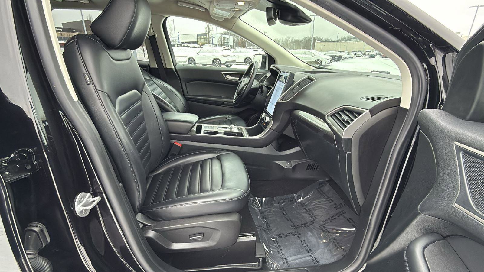 Used 2023 Ford Edge SEL image 18