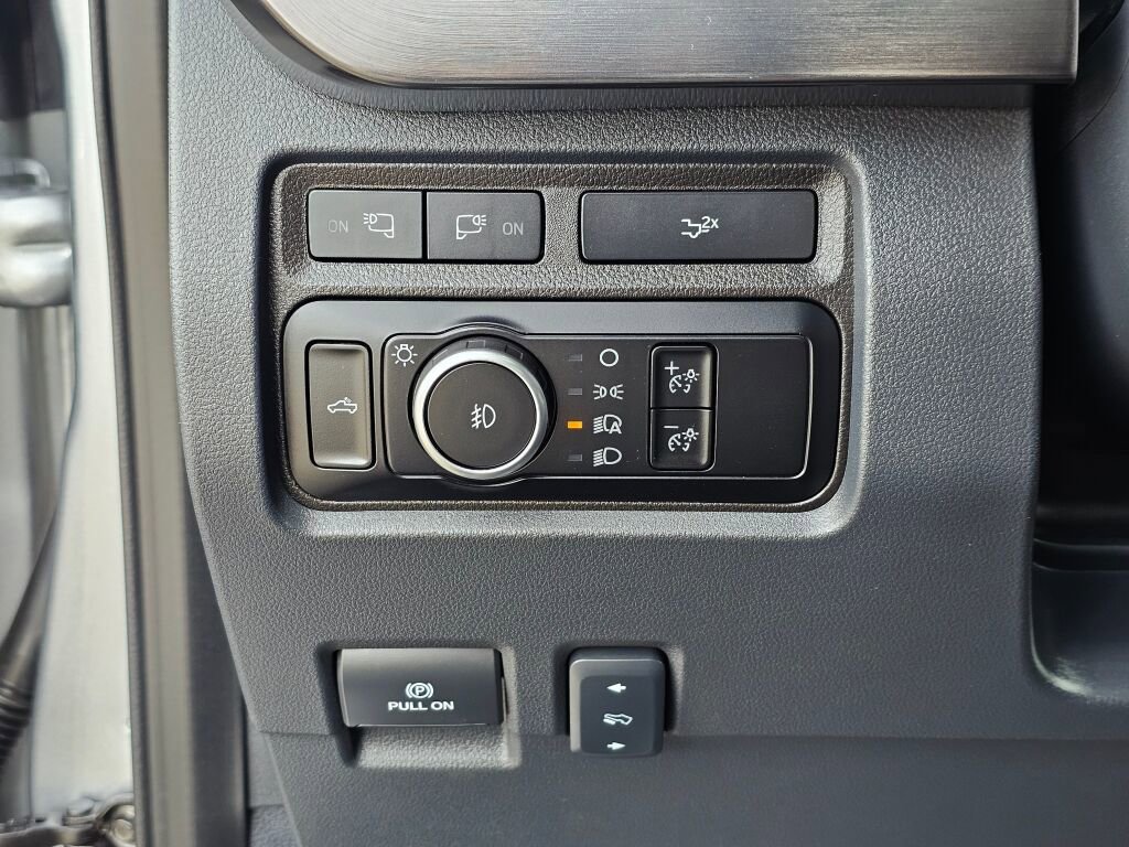 Used 2024 Ford F350 Lariat image 35