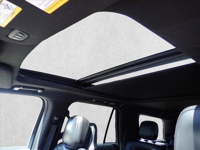 Used 2024 Lincoln Navigator Reserve AWD/4WD image 17