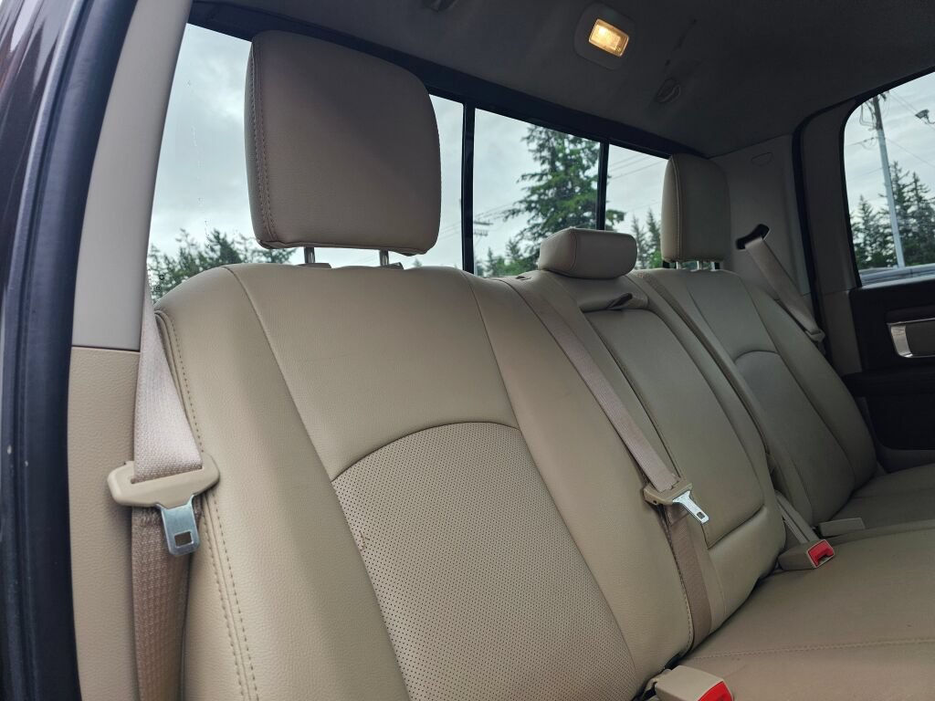 Used 2017 RAM 1500 Laramie w/ Convenience Group AWD/4WD image 13